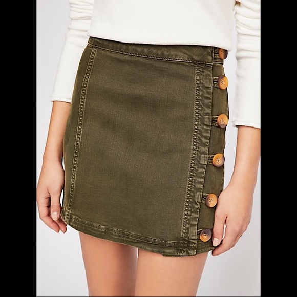 Free People Dresses & Skirts - Free People Sz 12 Asymmetric Buttondown Skirt EUC